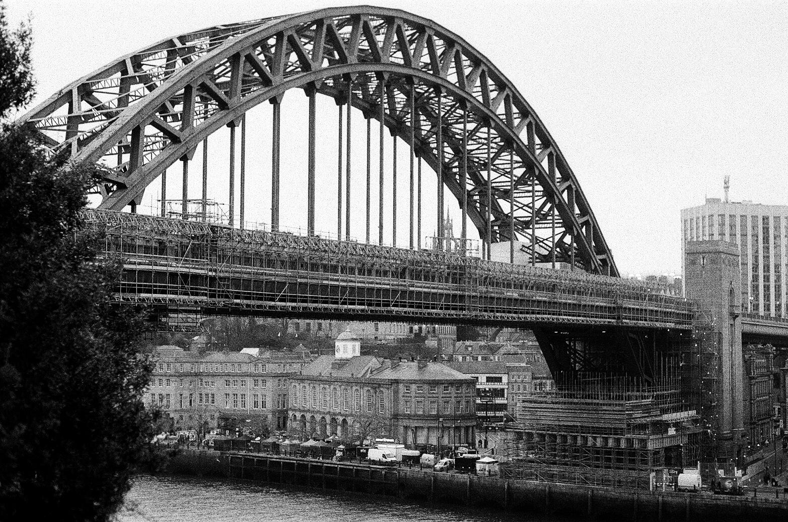 Tyne Bridge - Kentmere 400, f2.8 1/125